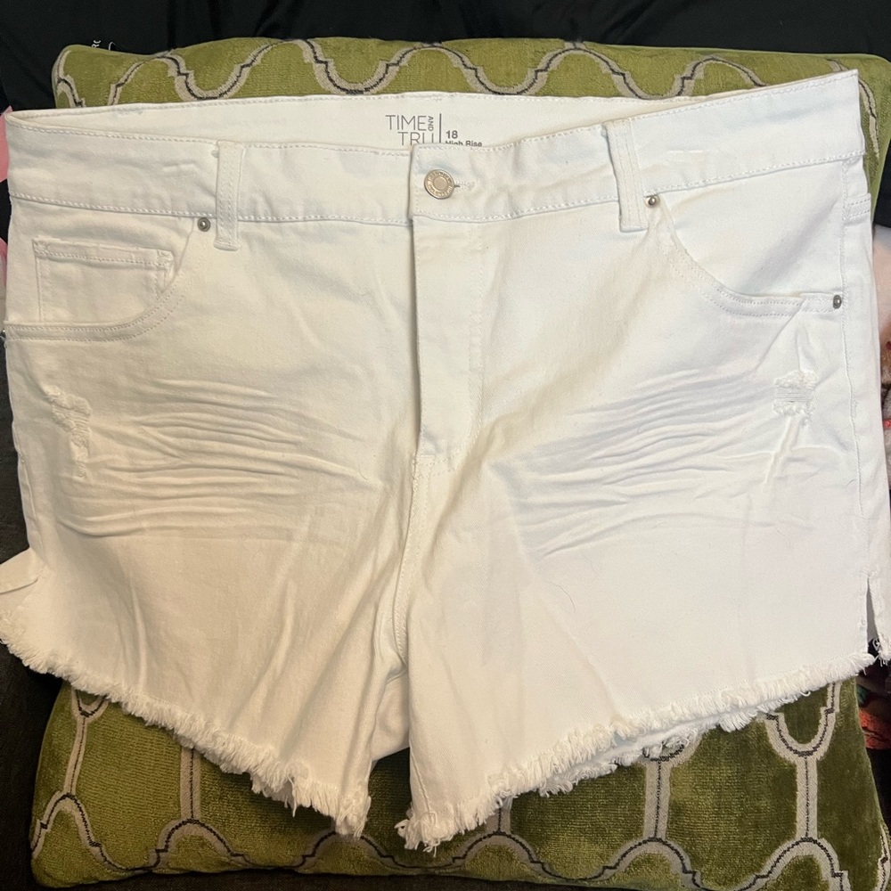 White cut off denim shorts